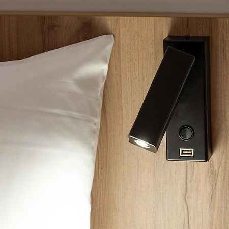 B&B Hotel Marseille Parc Chanot Bagian luar foto