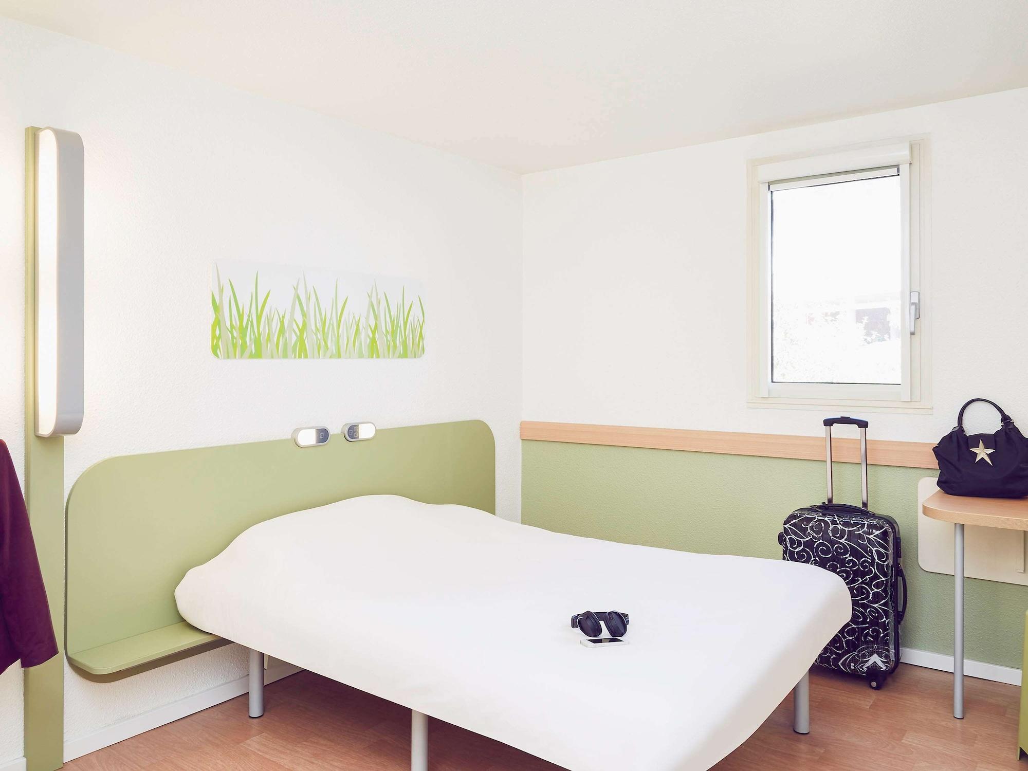 B&B Hotel Marseille Parc Chanot Bagian luar foto