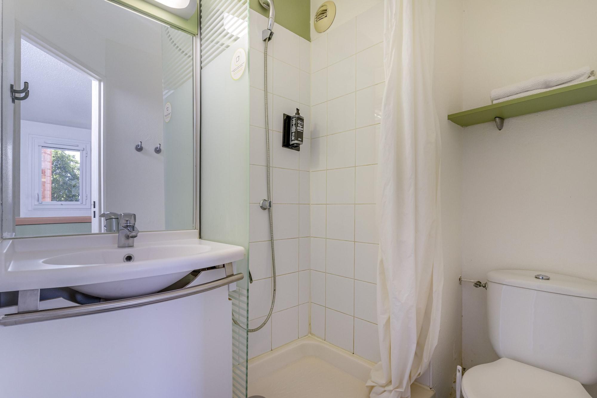 B&B Hotel Marseille Parc Chanot Bagian luar foto